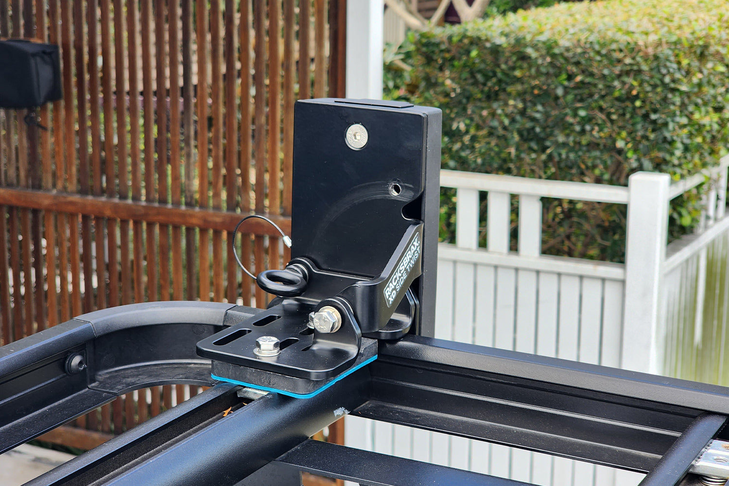 Xd Side Twist Bracket